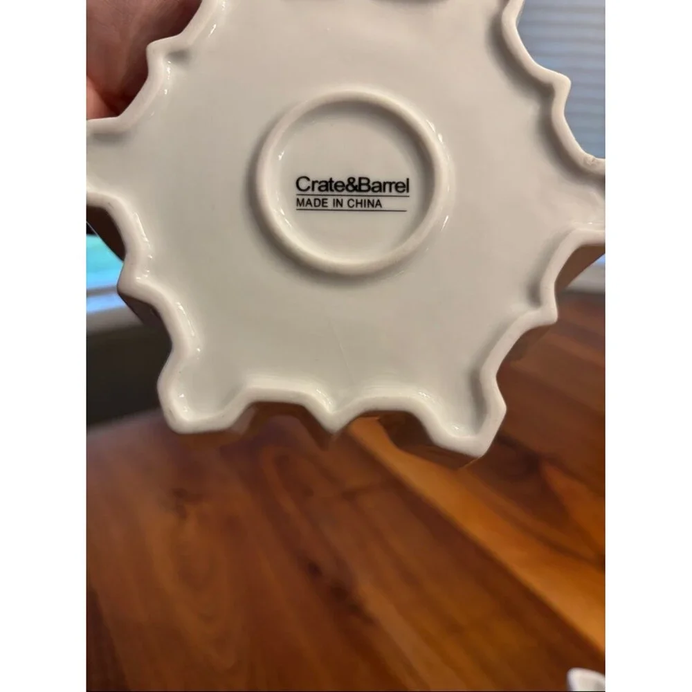Crate & Barrel White Snowflake Nesting Bowls Christmas Decor